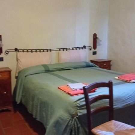 Agriturismo Valpietro Bed & Breakfast Urbania Exterior photo