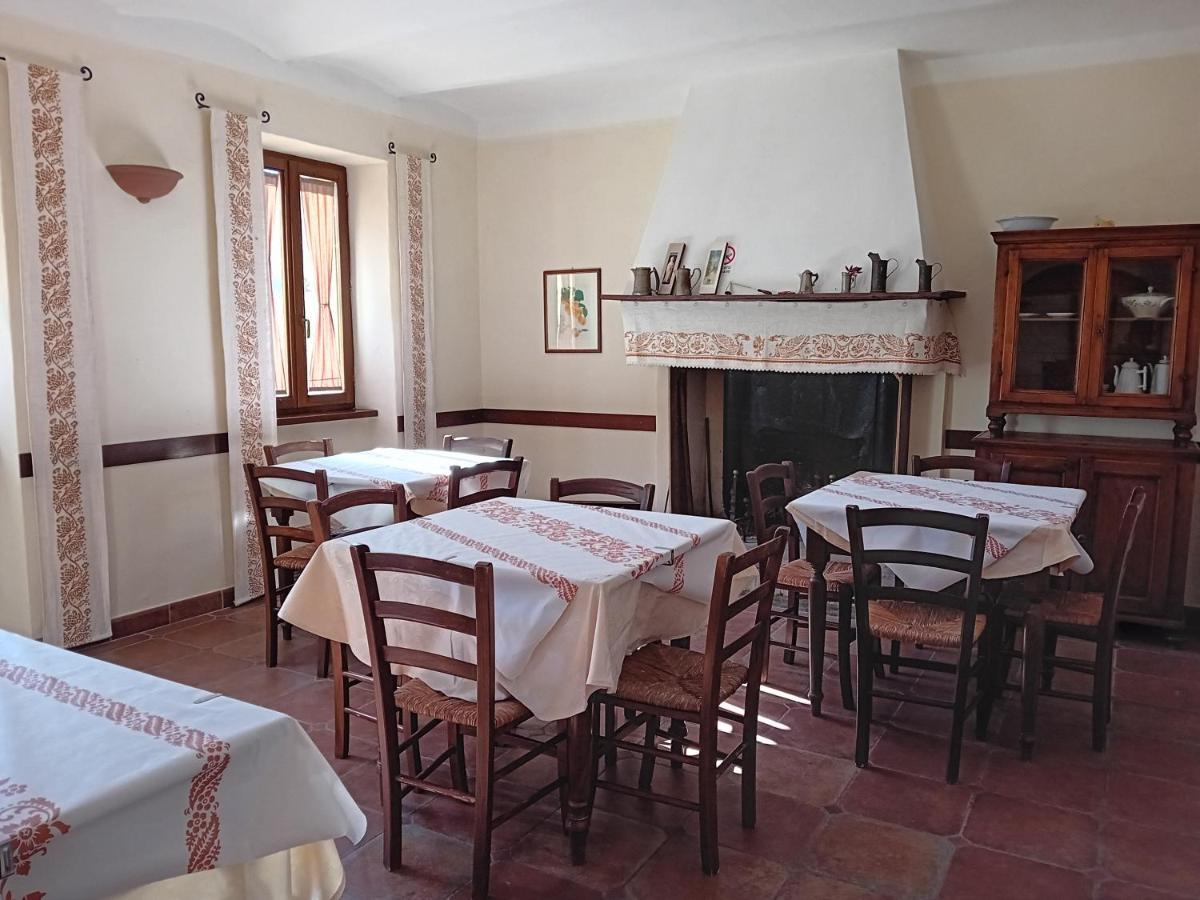 Agriturismo Valpietro Bed & Breakfast Urbania Exterior photo